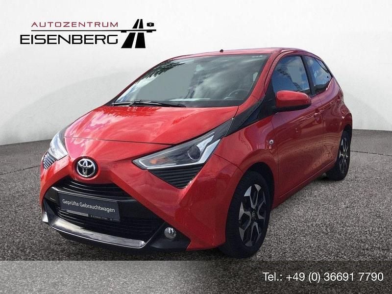 Gebraucht Toyota Aygo Basis 72 PS (52 kW) 2018 Vulcanorot Kleinwagen