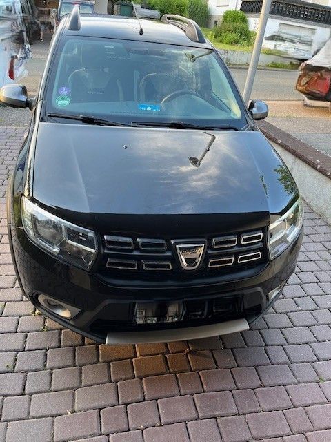 Schwarz Gebraucht 2017 Dacia Sandero Ambiance Kleinwagen | 7.890 € (Fairer Preis) - Bild 1/4