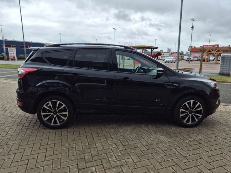 Schwarz Gebraucht 2018 Ford Kuga ST-Line SUV | 12.495 € (Fairer Preis) - Bild 1/4