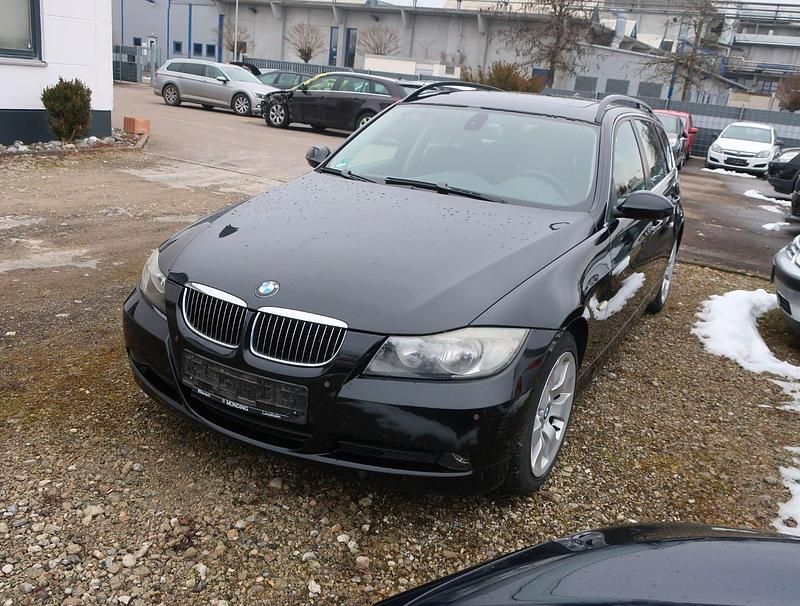 Gebraucht BMW 325 Advantage 218 PS (160 kW) 2007 Schwarz Kombi