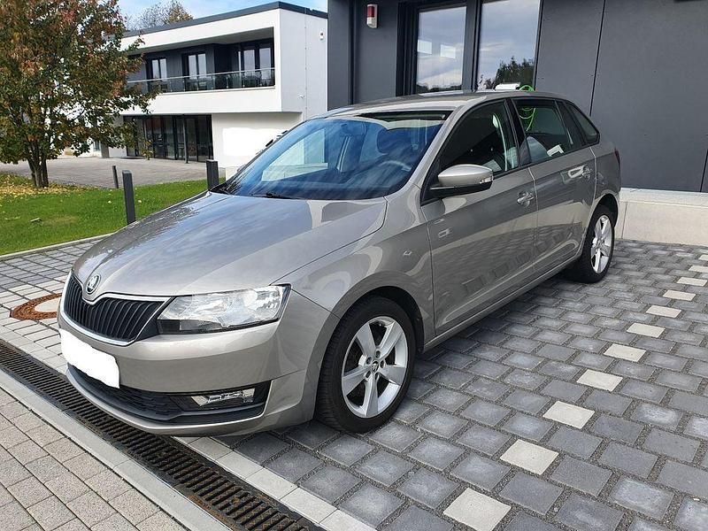 Grau Gebraucht 2017 Skoda Rapid Limousine | 10.450 € (Fairer Preis) - Bild 1/4