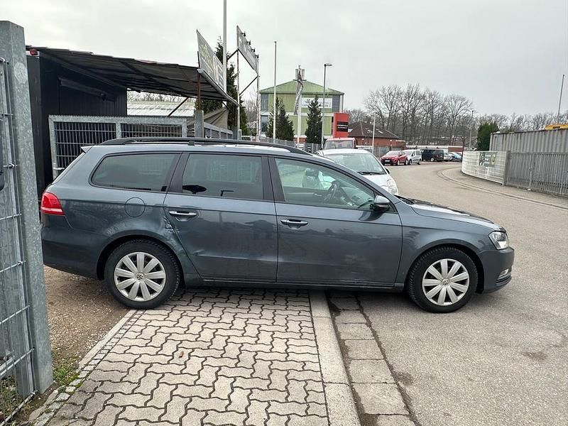 Gebraucht VW Passat Trendline 105 PS (77 kW) 2011 Grau Kombi