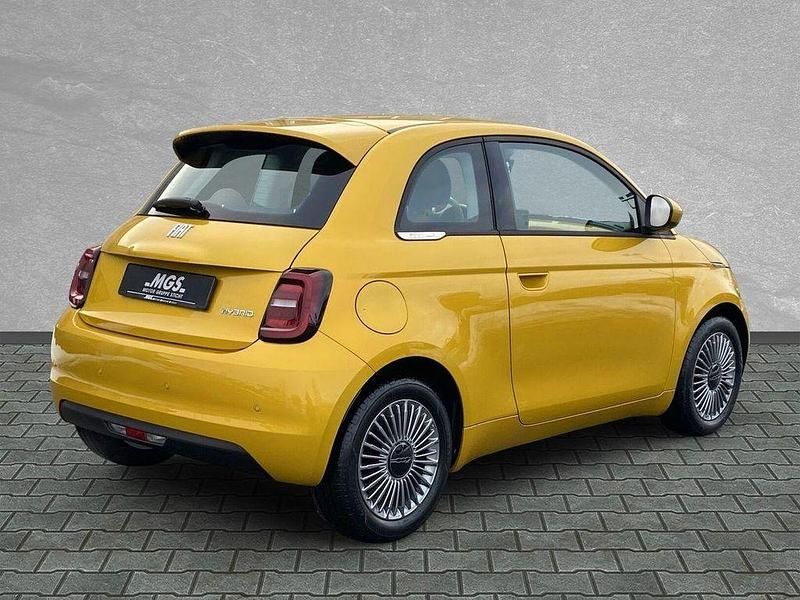 Neu Fiat 500 65 PS (47 kW) 2026 Sun of italy gelb Limousine