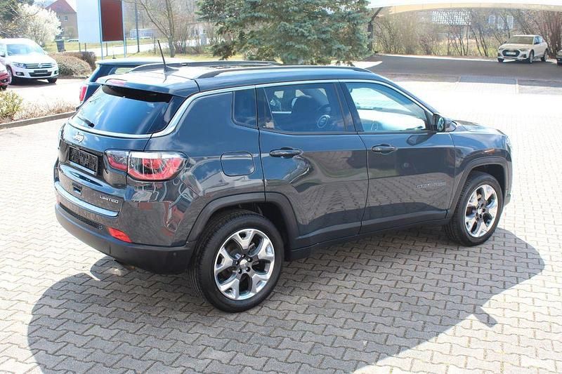 Gebraucht Jeep Compass Limited 140 PS (102 kW) 2019 Grau SUV