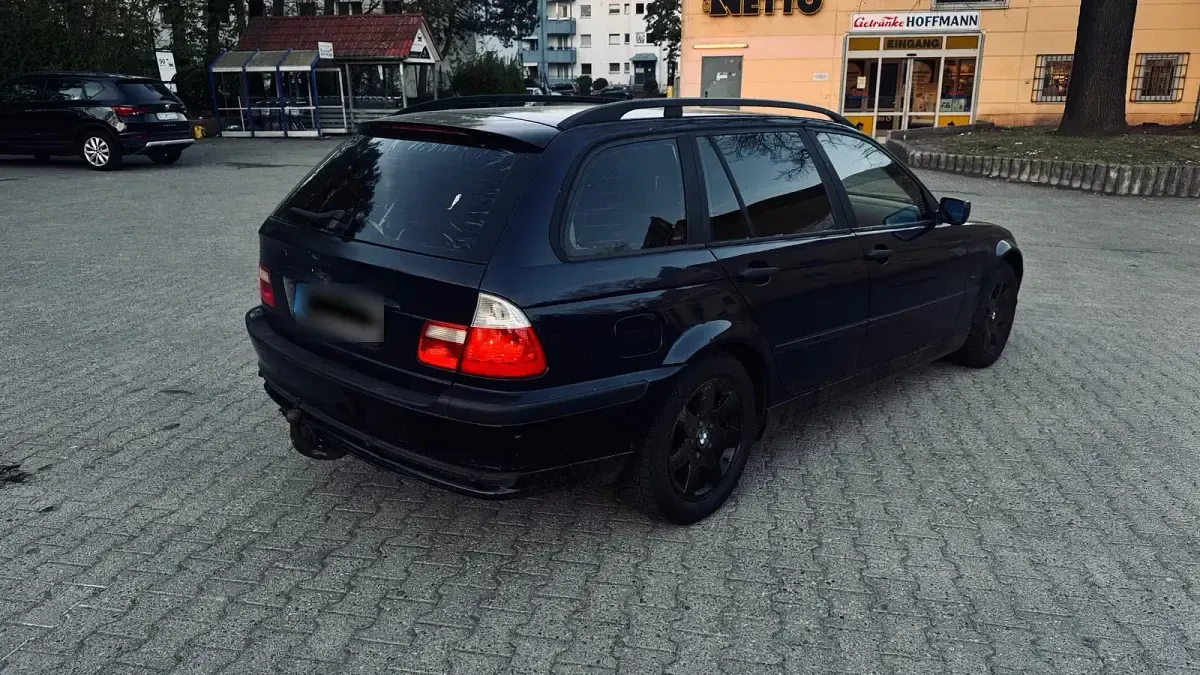 Second-hand BMW 320 136 CP (100 kW) 2000 Negru Break