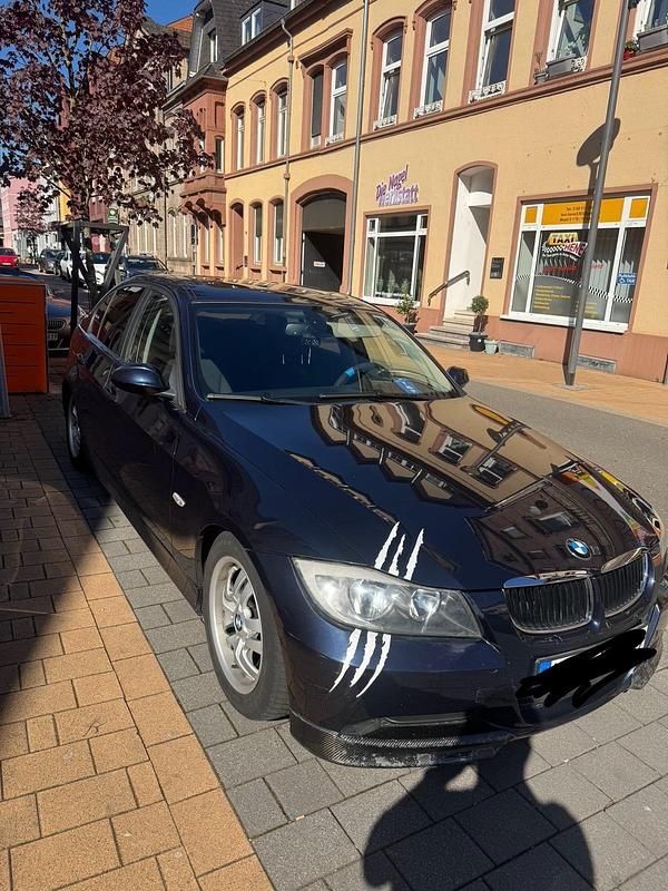 Blau Gebraucht 2007 BMW 320 Limousine | 4.500 € (Fairer Preis) - Bild 1/4