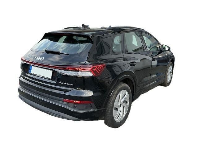 Gebraucht Audi Q4 e-tron Advanced 150 kW (204 PS) 2022 Mythosschwarz metallic SUV