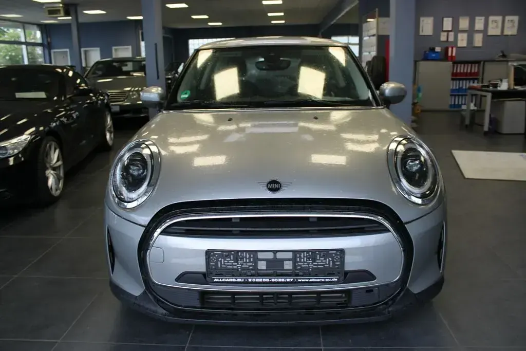 Gebraucht Mini Cooper Essential 136 PS (100 kW) 2023 Silber Kleinwagen