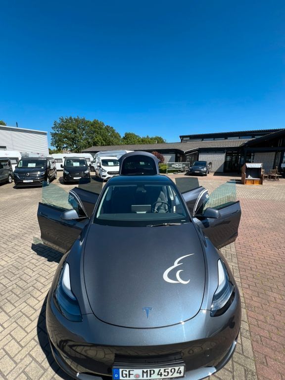 Gebraucht Tesla Model Y Standard Range 219 kW (299 PS) 2023 Silber SUV