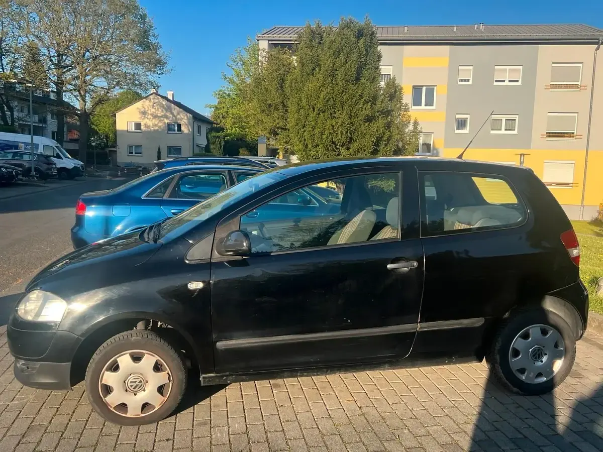 Second-hand VW Fox 55 CP (40 kW) 2007 Negru Hatchback