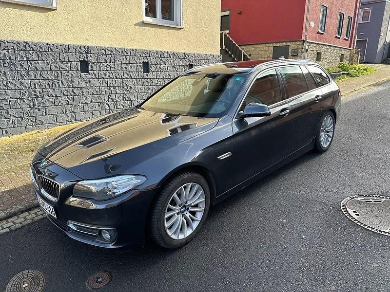 Schwarz Gebraucht 2013 BMW 530 Luxury Line Kombi | 11.500 € (Guter Preis) - Bild 1/4