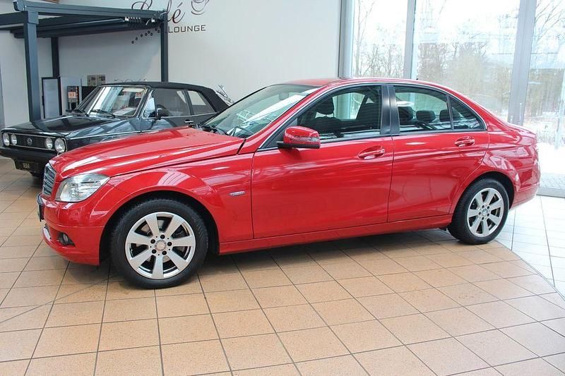 Gebraucht Mercedes C220 170 PS (125 kW) 2009 Feueropal  unilack Limousine