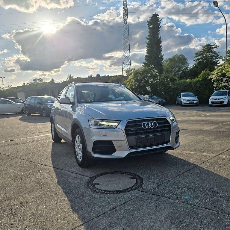 Silber Gebraucht 2017 Audi Q3 Basis SUV | 15.500 € (Superpreis) - Bild 1/4