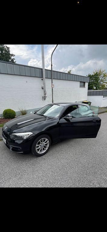 Schwarz Gebraucht 2018 BMW 116 Advantage Kleinwagen | 11.500 € - Bild 1/4