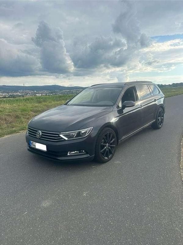 Grau Gebraucht 2018 VW Passat Trendline Kombi | 14.950 € (Superpreis) - Bild 1/4