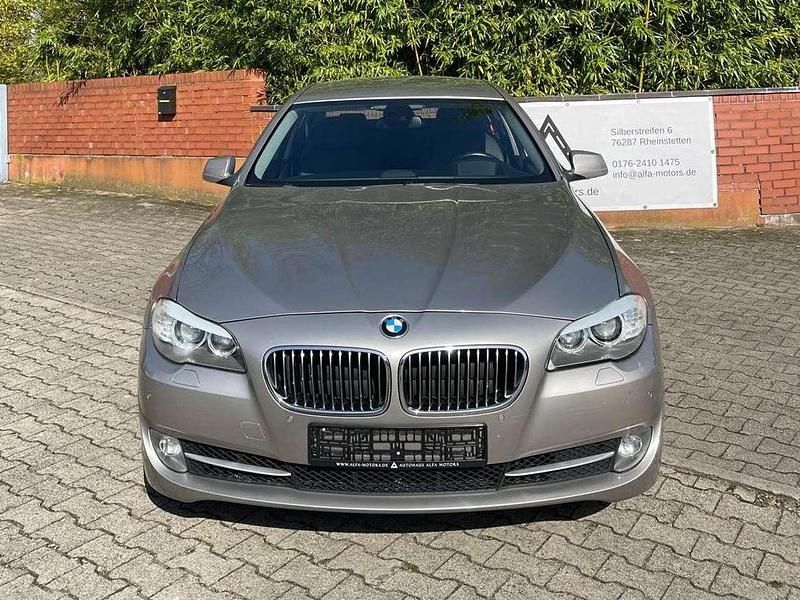 Gebraucht BMW 528 245 PS (180 kW) 2012 Kaschmirsilber metallic Limousine