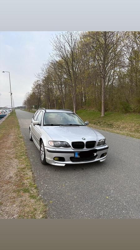 Second-hand BMW 320 150 CP (110 kW) 2002 Argintiu Break