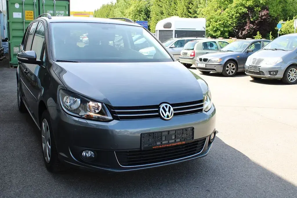 Gebraucht VW Touran Comfortline 140 PS (102 kW) 2015 Grau Van / Kleinbus