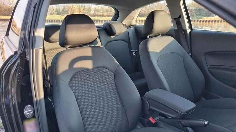 Second-hand Audi A1 122 CP (89 kW) 2011 Negru Hatchback