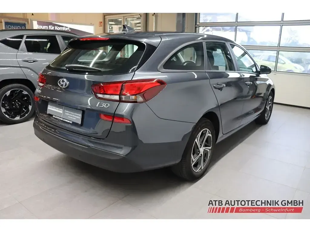 Gebraucht Hyundai i30 Select 120 PS (88 kW) 2023 Grau Kombi