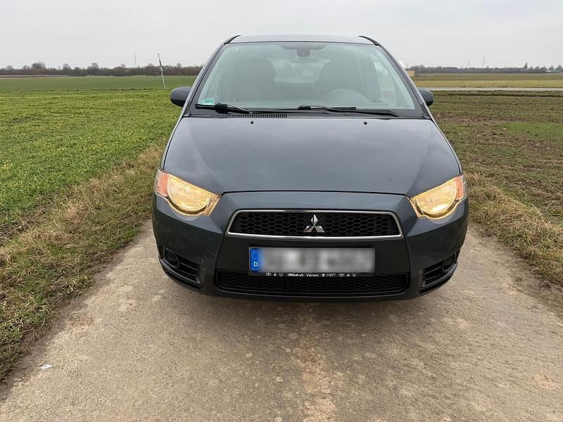 Gebraucht Mitsubishi Colt 95 PS (69 kW) 2012 Grau Kleinwagen