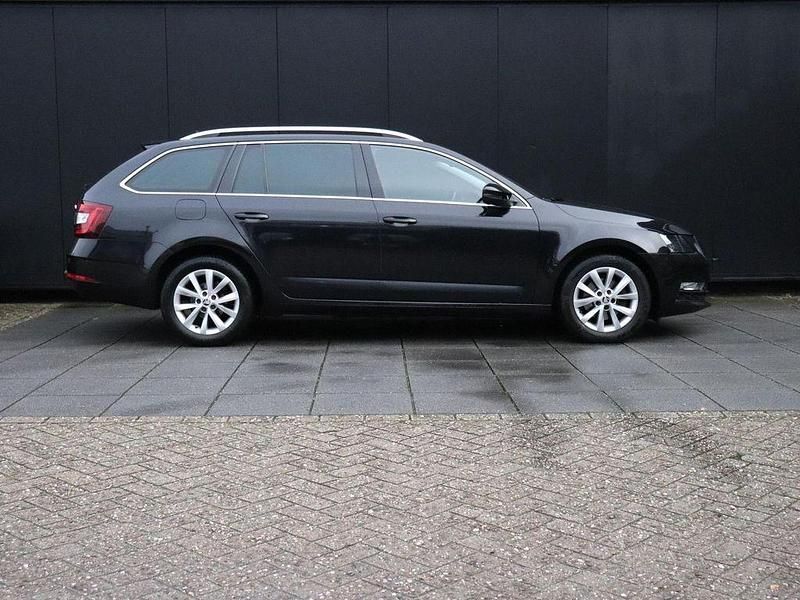 Gebraucht Skoda Octavia Business Line 116 PS (85 kW) 2019 Schwarz Kombi