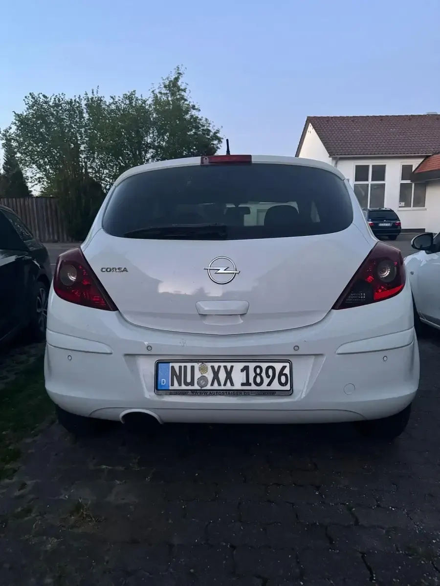 Gebraucht Opel Corsa 87 PS (63 kW) 2010 Weiß Kleinwagen