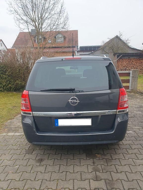 Gebraucht Opel Zafira 110 PS (80 kW) 2014 Grau Van / Kleinbus