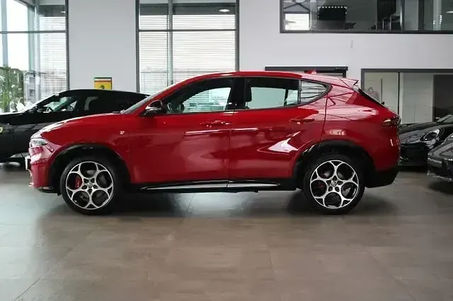 Gebraucht Alfa Romeo Tonale Ti 131 PS (96 kW) 2024 Rot SUV