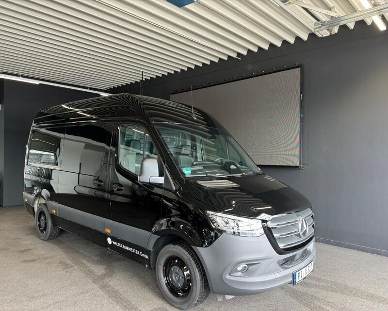 Schwarz Gebraucht 2024 Mercedes Sprinter Van | 53.241 € (Teuer) - Bild 1/4