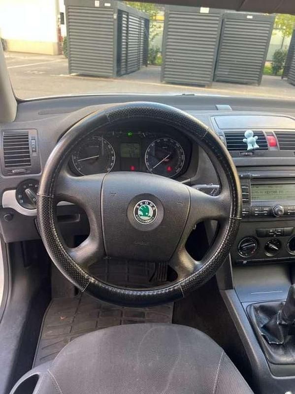 Gebraucht Skoda Octavia Ambiente 102 PS (75 kW) 2008 Limousine