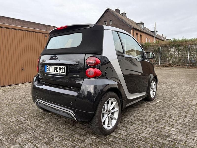 Gebraucht Smart ForTwo Cabrio 71 PS (52 kW) 2012 Schwarz Cabrio