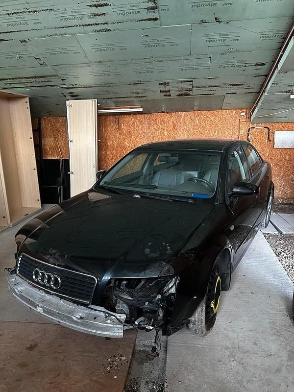 Gebraucht 2002 Audi A4 Limousine | 400 € (Guter Preis) - Bild 1/4