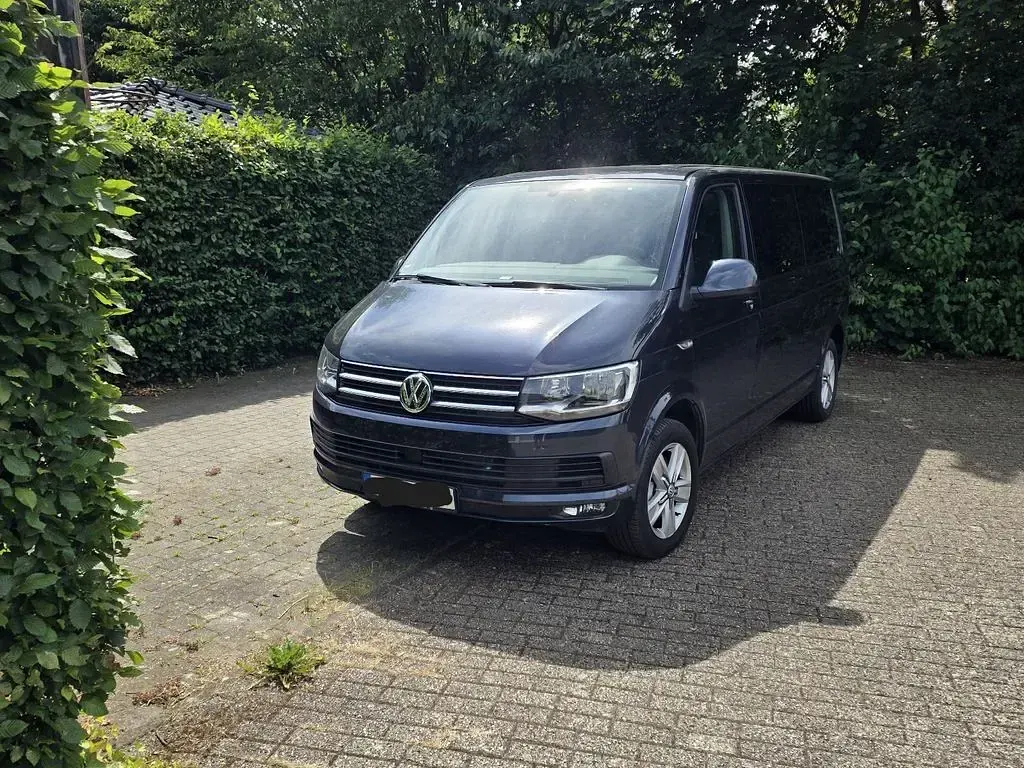 Gebraucht VW Multivan Comfortline 150 PS (110 kW) 2018 Blau Van / Kleinbus