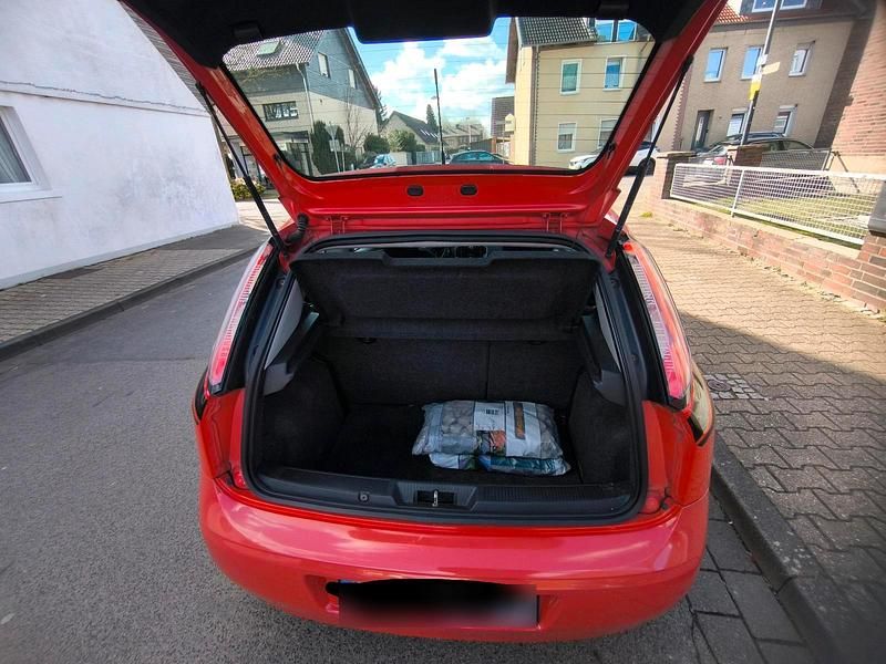 Gebraucht Fiat Punto 75 PS (55 kW) 2012 Rot Kleinwagen