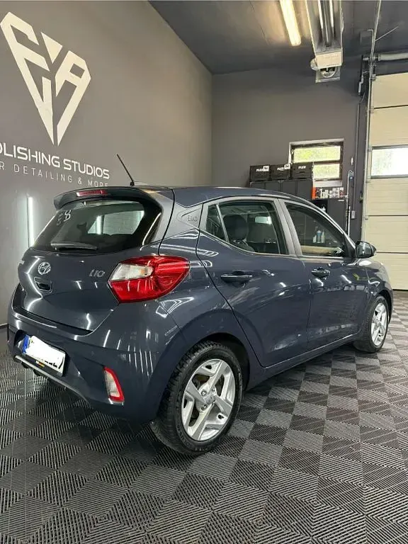 Gebraucht Hyundai i10 Trend 84 PS (61 kW) 2022 Grau Kleinwagen