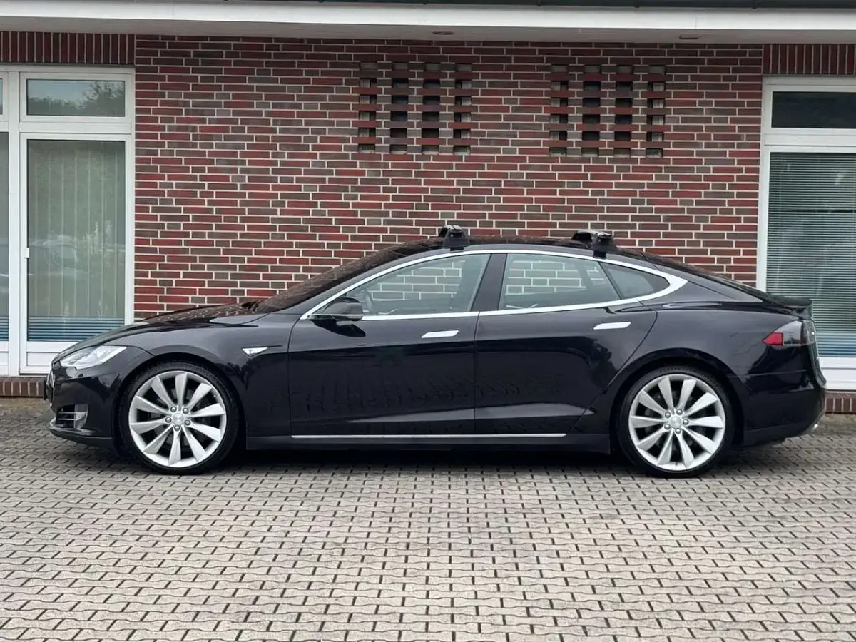 Gebraucht Tesla Model S 244 kW (333 PS) 2015 Obsidianschwarz metallic Kleinwagen
