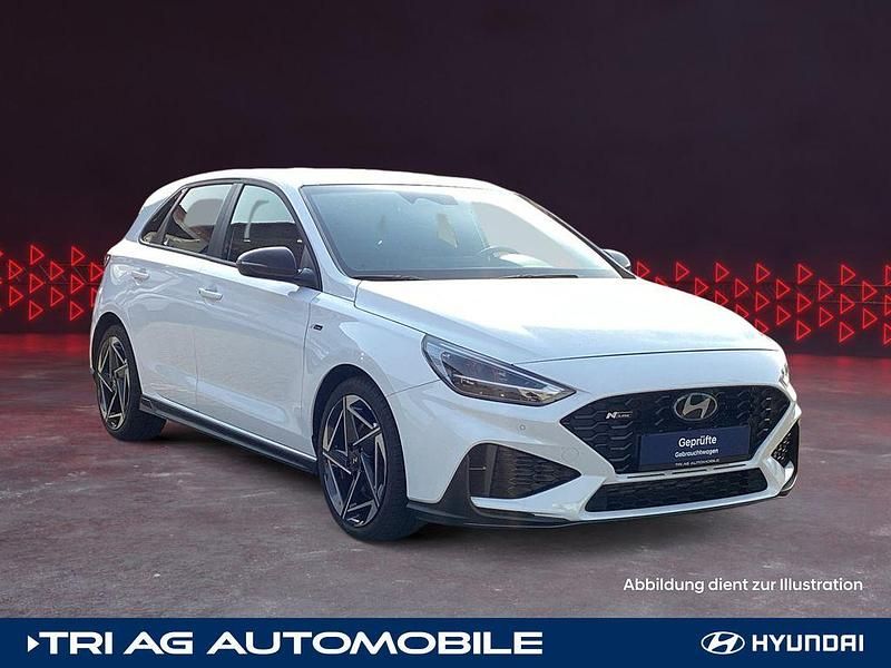 Weiß Gebraucht 2024 Hyundai i30 N Line Limousine | 24.880 € (Fairer Preis) - Bild 1/4