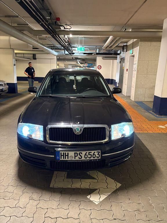 Schwarz Gebraucht 2004 Skoda Superb Elegance Limousine | 3.800 € (Fairer Preis) - Bild 1/4