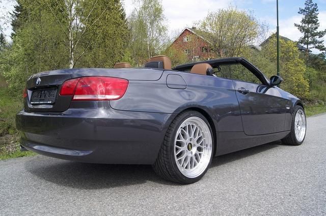 Gebraucht BMW 320 Cabriolet 231 PS (169 kW) 2007 Grau metallic Cabrio