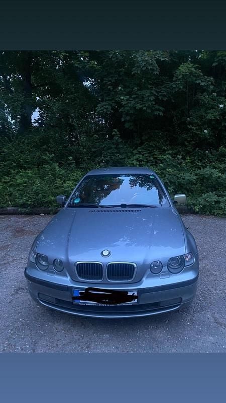 Silber Gebraucht 2003 BMW 318 Coupé | 1.650 € (Superpreis) - Bild 1/4
