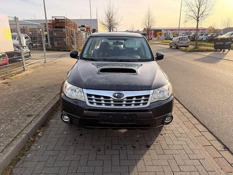 Gebraucht Subaru Forester Active 147 PS (108 kW) 2012 Grau SUV