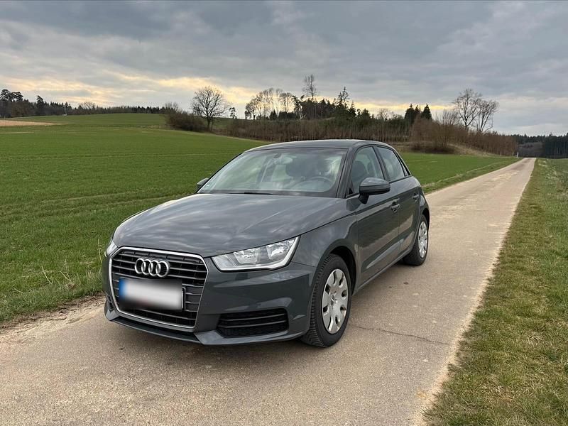Gebraucht Audi A1 95 PS (69 kW) 2016 Grau Kleinwagen