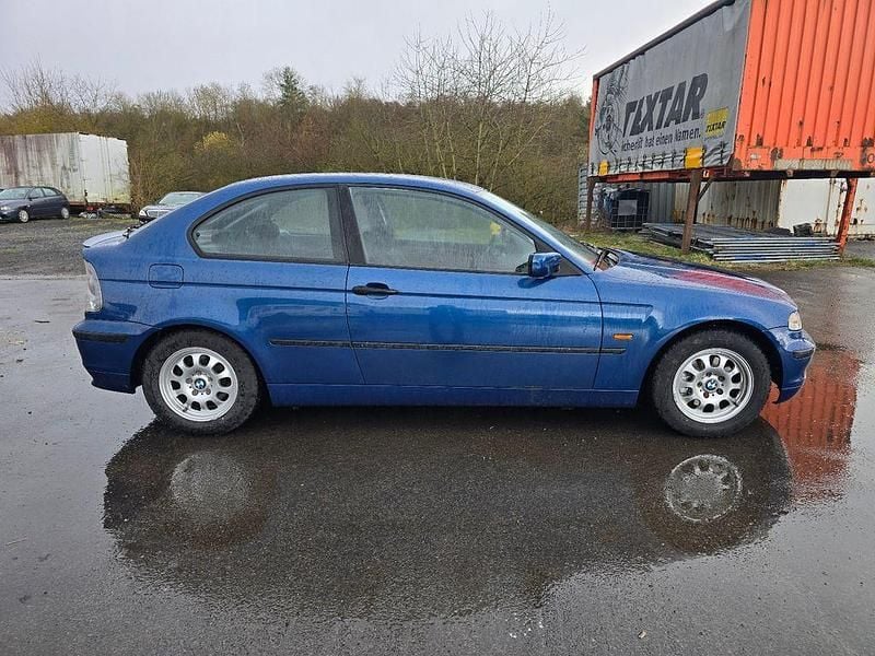Gebraucht BMW 316 116 PS (85 kW) 2001 Blau Limousine