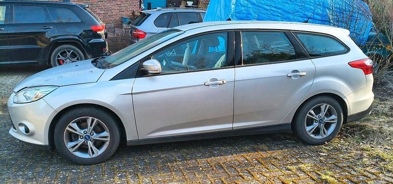 Gebraucht Ford Focus 125 PS (91 kW) 2014 Silber Kombi