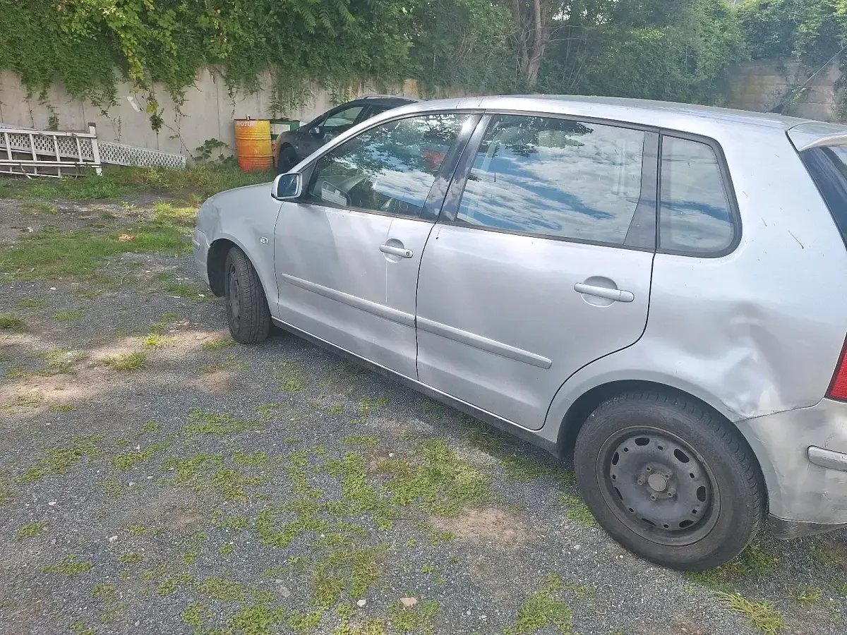 Gebraucht VW Polo 75 PS (55 kW) 2003 Silber Limousine