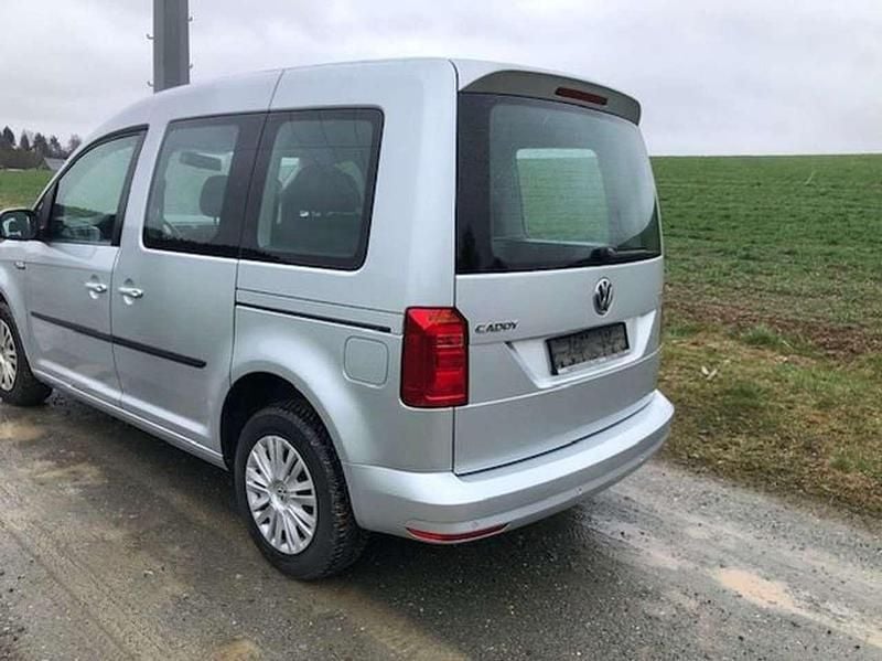 Gebraucht VW Caddy Comfortline 105 PS (77 kW) 2012 Reflexsilber metallic Van / Kleinbus