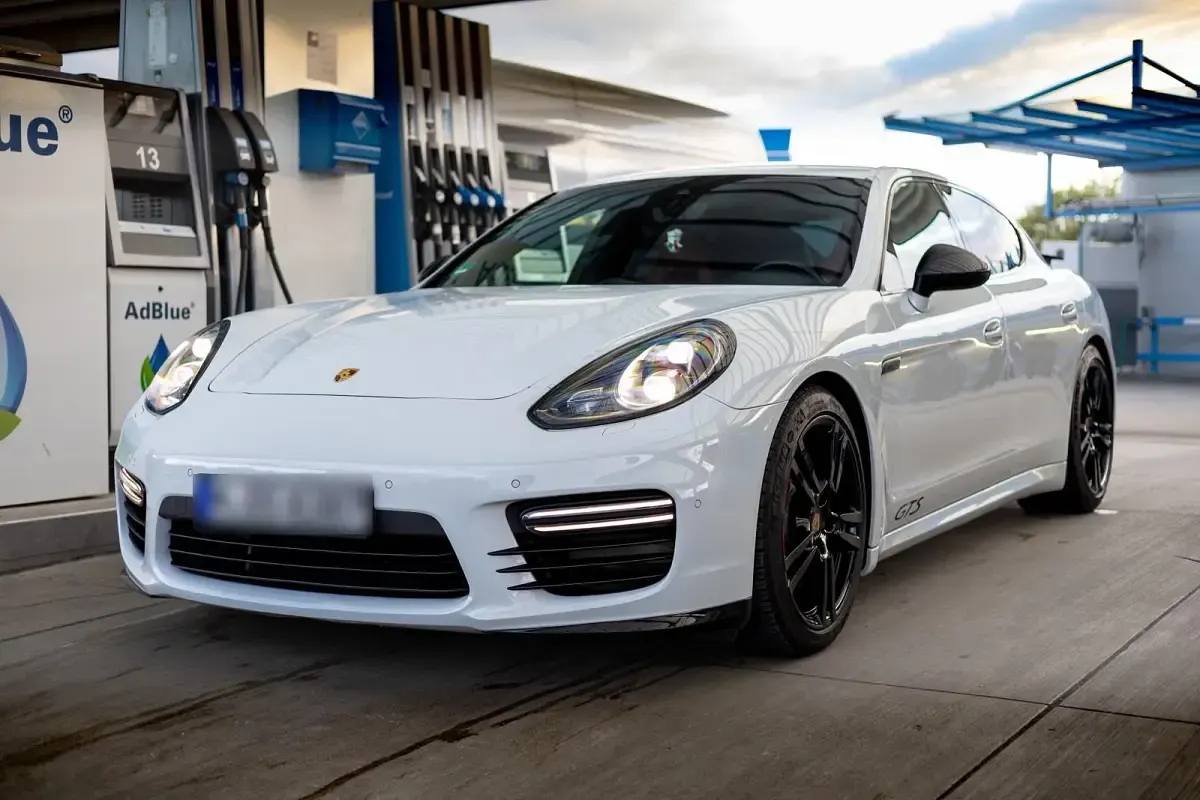 Gebraucht Porsche Panamera GTS 440 PS (323 kW) 2016 Weiß Kleinwagen