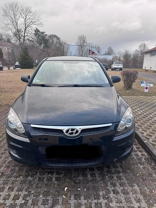 Gebraucht Hyundai i30 109 PS (80 kW) 2010 Schwarz Kleinwagen