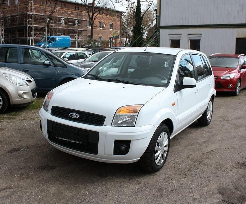 Gebraucht Ford Fusion Style 80 PS (58 kW) 2011 Weiß Kleinwagen